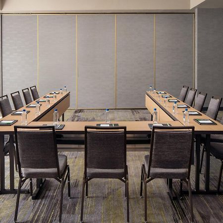 Courtyard By Marriott Richmond Berkeley Hotel Bagian luar foto
