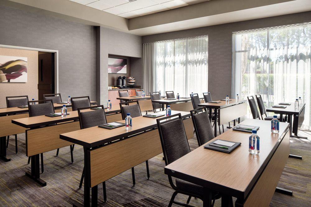 Courtyard By Marriott Richmond Berkeley Hotel Bagian luar foto