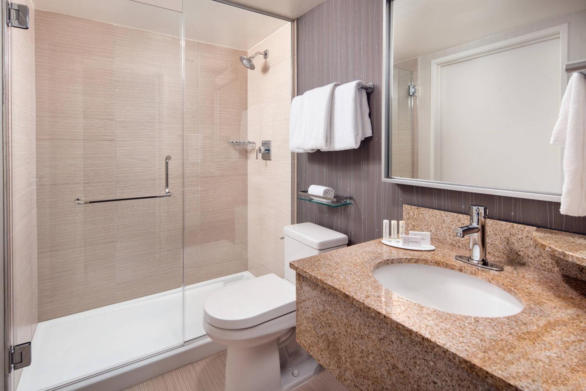 Courtyard By Marriott Richmond Berkeley Hotel Bagian luar foto