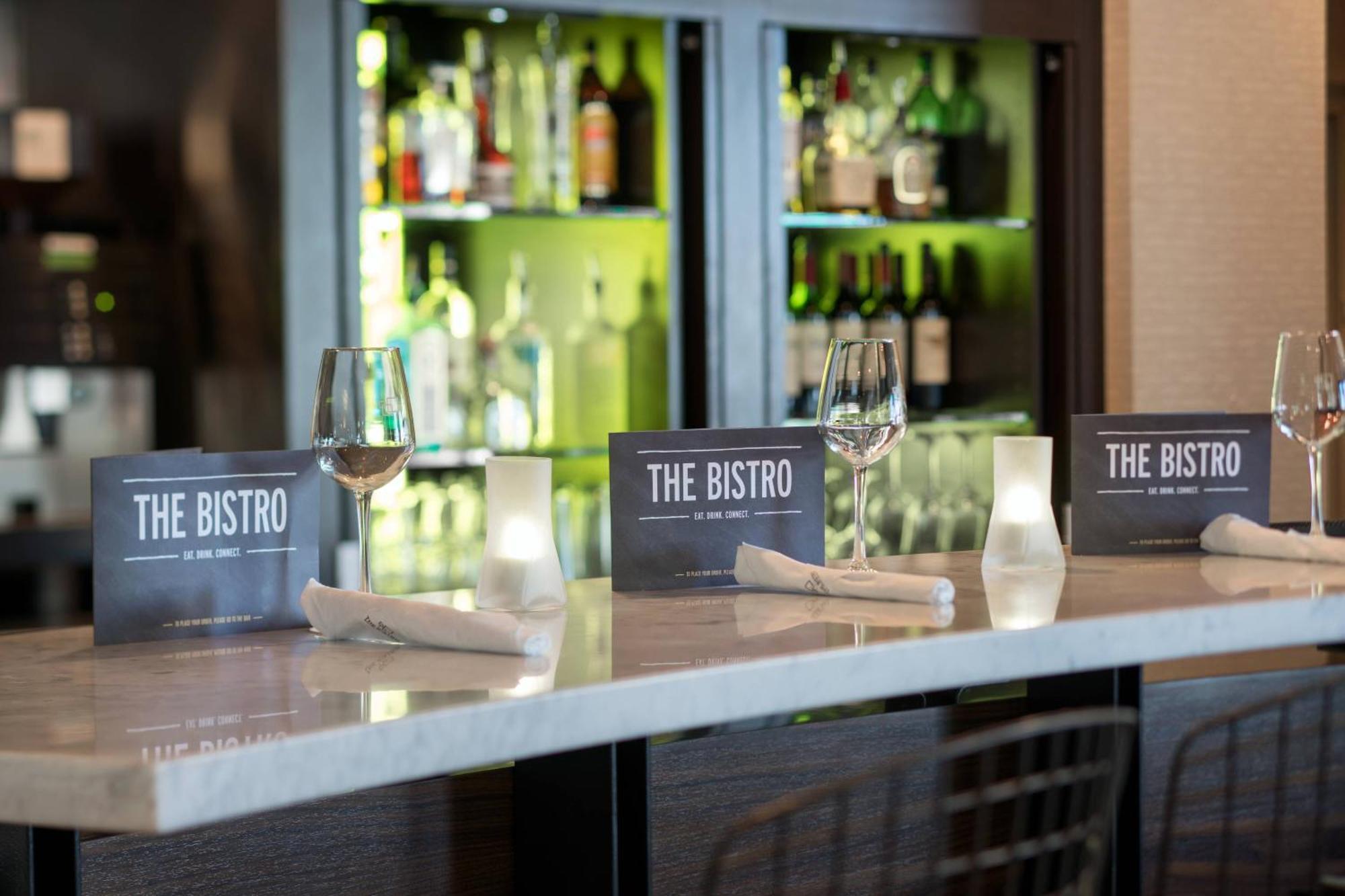 Courtyard By Marriott Richmond Berkeley Hotel Bagian luar foto