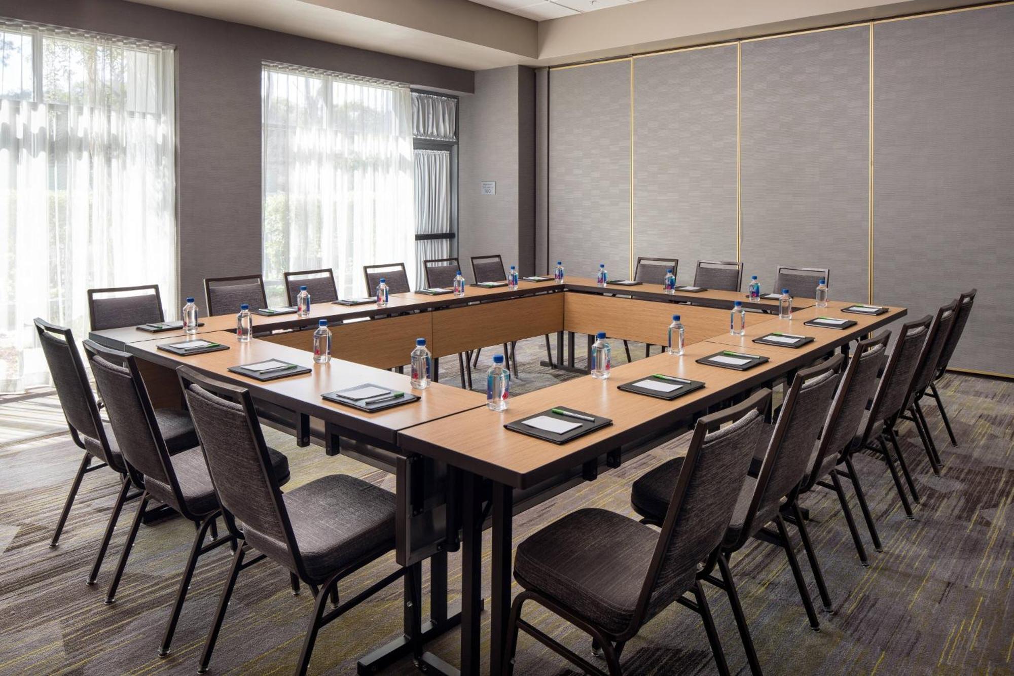 Courtyard By Marriott Richmond Berkeley Hotel Bagian luar foto