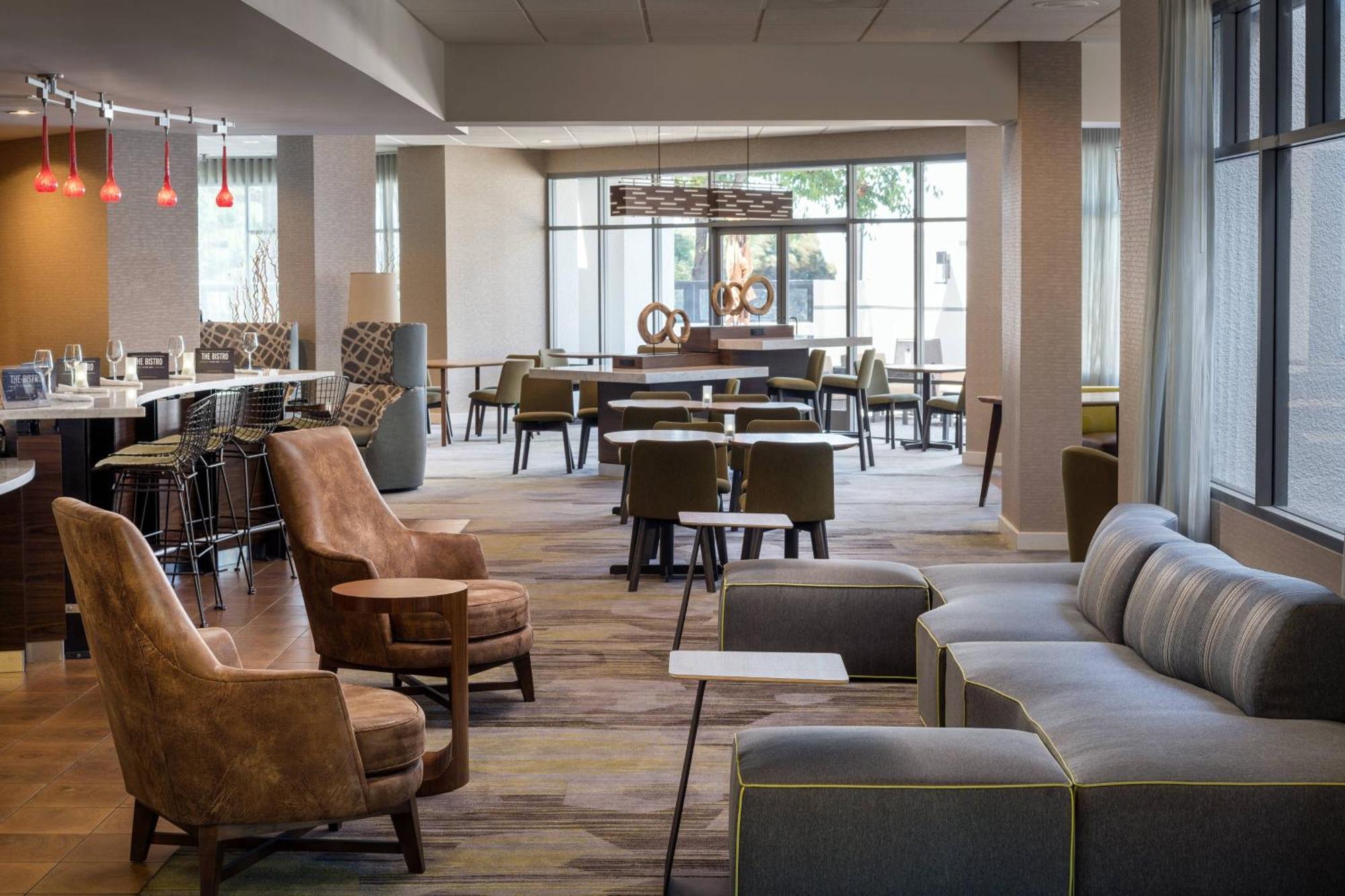 Courtyard By Marriott Richmond Berkeley Hotel Bagian luar foto