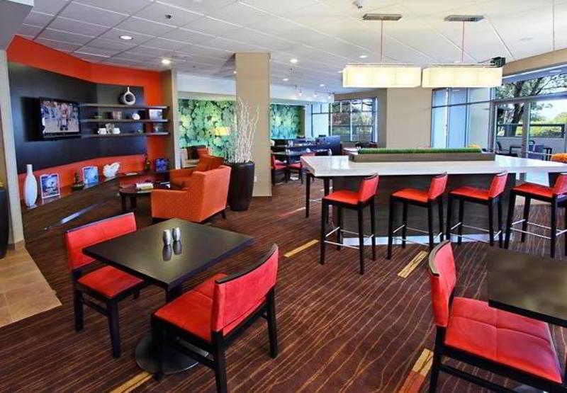 Courtyard By Marriott Richmond Berkeley Hotel Bagian luar foto