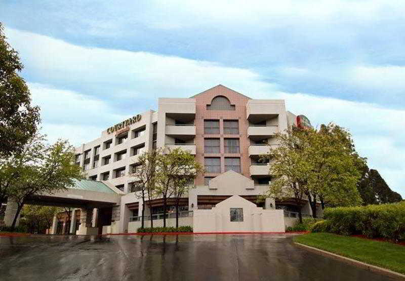 Courtyard By Marriott Richmond Berkeley Hotel Bagian luar foto