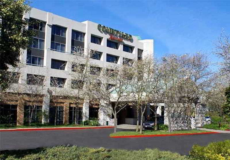 Courtyard By Marriott Richmond Berkeley Hotel Bagian luar foto